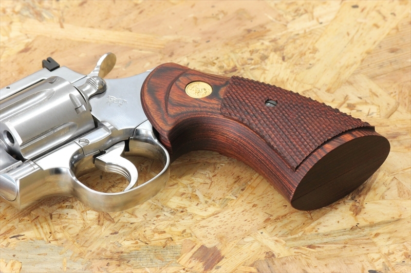 Wood Grip Colt Python.357 Magnum