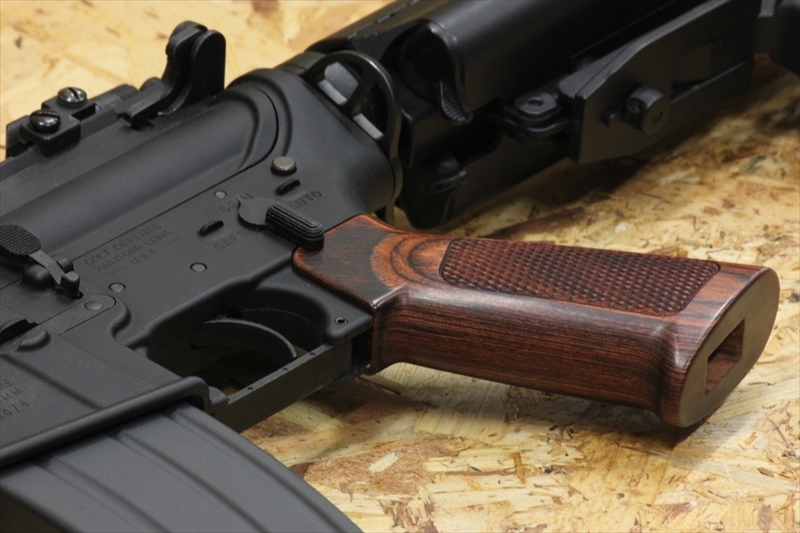 Wood Grip M4A1｜Checker/Brown