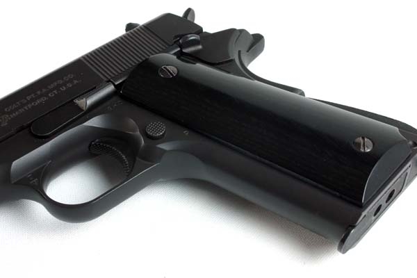 Wood Grip Government / 45 AUTO (Smooth / Black)