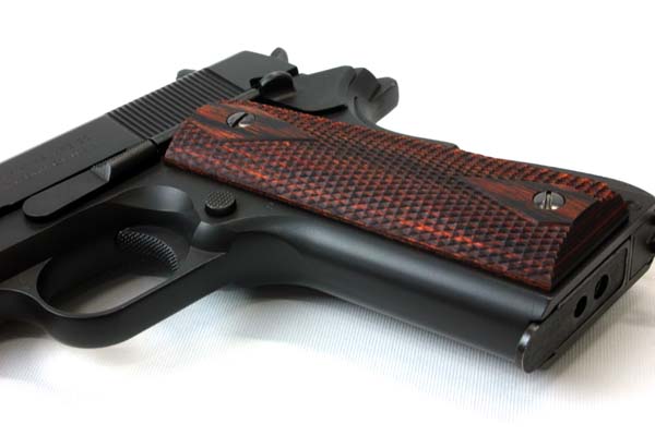 Wood Grip Government / 45 AUTO (Diamond Checker / Brown)